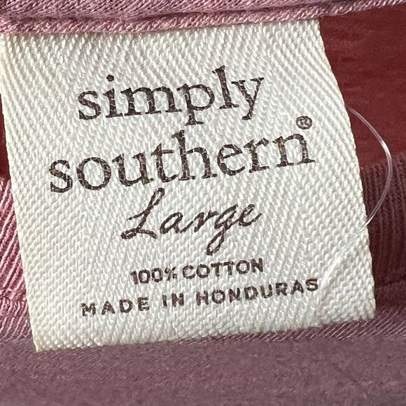 SIMPLY SOUTHERN  SALT WATER CURES ALL GRAPHIC CREWNECK T-SHIRT SIZE LARGE - Picture 3 of 3